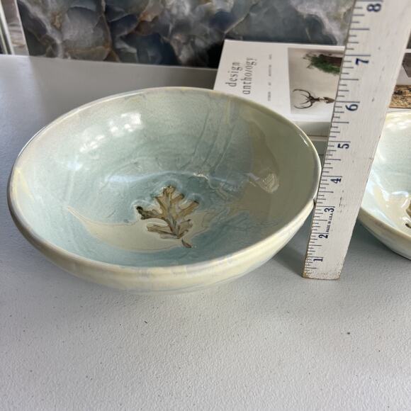 Studio Art Pottery Bowl 7" Blue Leaf Motif Glazed Marked By Artist - Picture 6 of 7